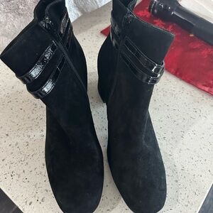 Paul Green Black Ankle Boots with Glossy Straps